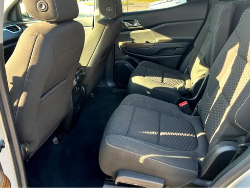 Used 2018 GMC Acadia SLE image 10