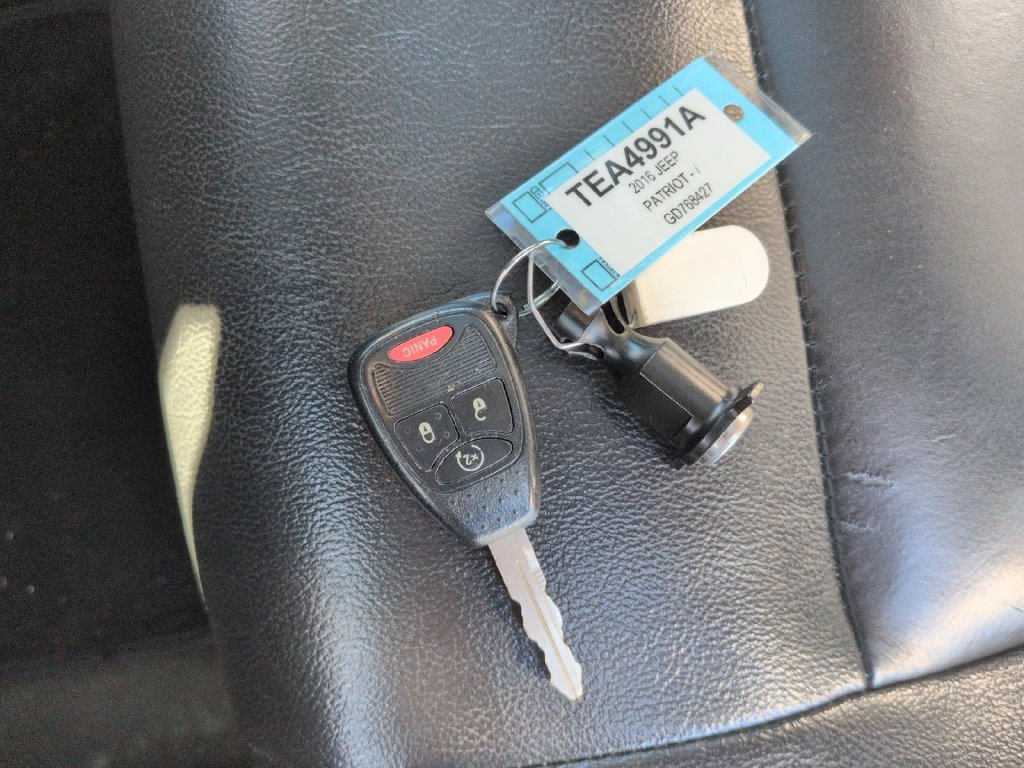 Used 2016 Jeep Patriot High Altitude AWD/4WD image 30