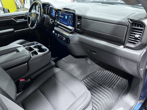 Used 2022 Chevrolet Silverado 1500 LT AWD/4WD image 16