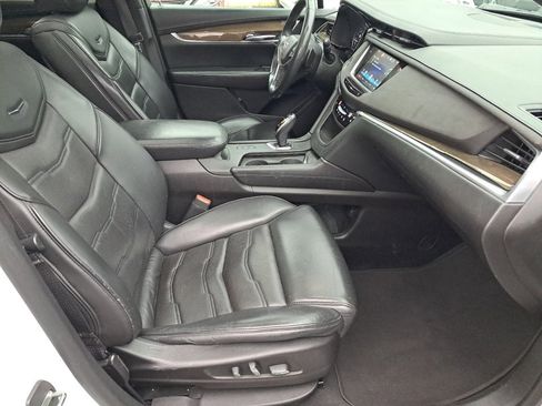 Used 2017 Cadillac XT5 Platinum image 14
