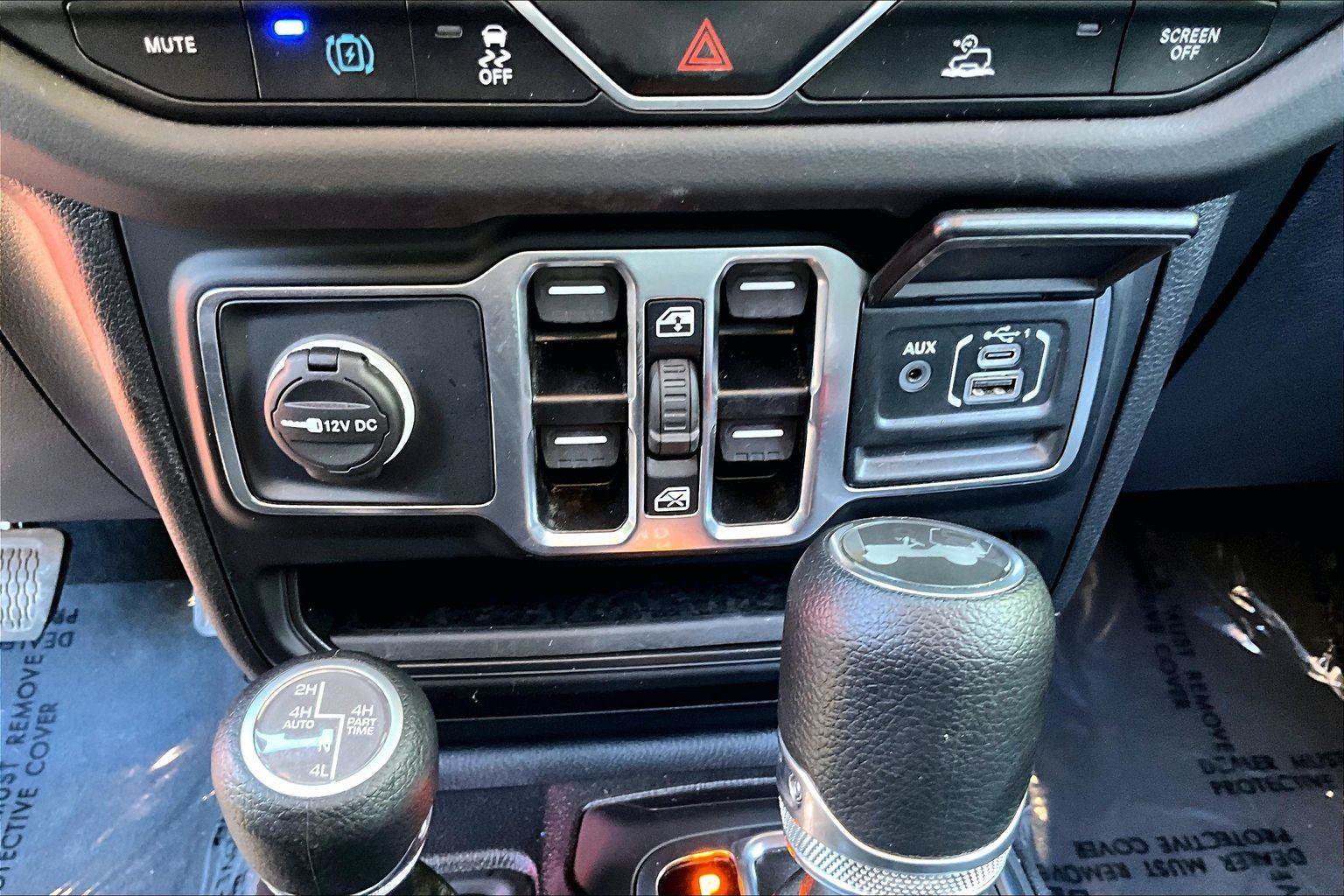 Certified 2025 Jeep Wrangler Unlimited Sahara AWD/4WD image 31