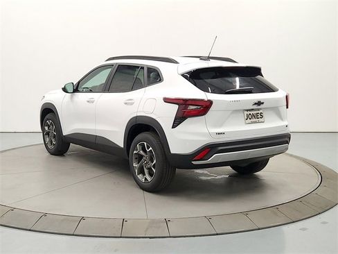 New 2026 Chevrolet Trax LT w/ Driver Confidence Package image 5