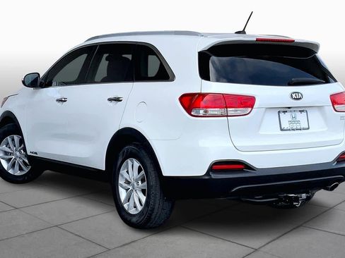 Used 2017 Kia Sorento LX image 12