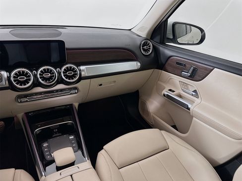 Used 2021 Mercedes-Benz GLB 250 image 24