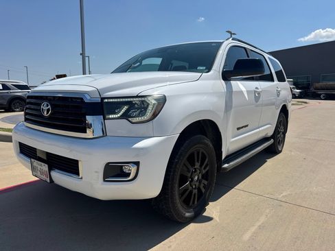 Used 2019 Toyota Sequoia TRD Sport AWD/4WD image 3