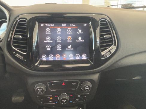 Used 2020 Jeep Compass Limited AWD/4WD image 16