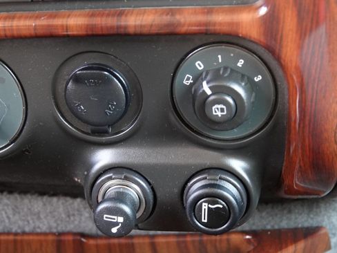 Used 2004 GMC Envoy SLT image 76