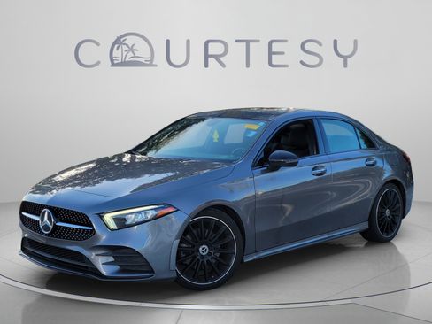 Used 2022 Mercedes-Benz A 220 image 1
