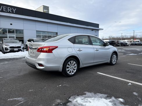 Used 2019 Nissan Sentra S image 6
