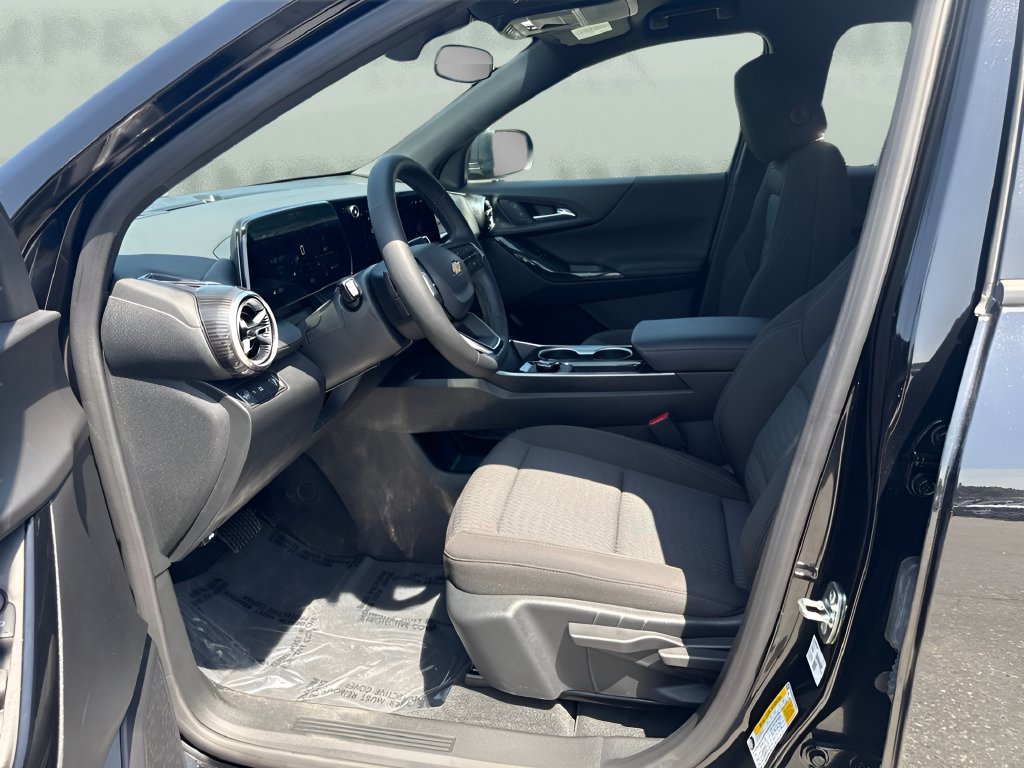 Used 2026 Chevrolet Equinox LT FWD image 9