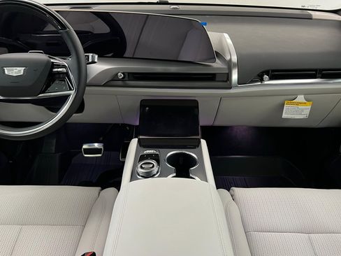 New 2026 Cadillac Vistiq Sport image 14