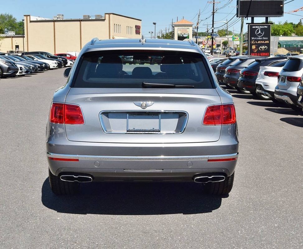 Used 2019 Bentley Bentayga AWD/4WD image 8