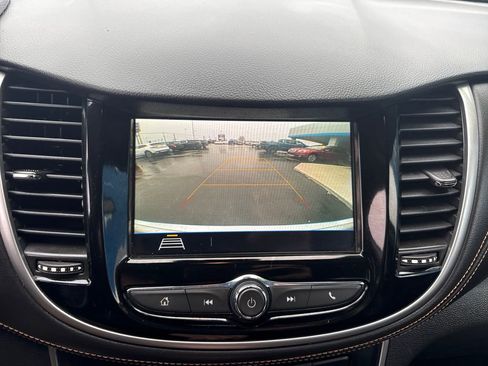 Used 2018 Chevrolet Trax LT w/ LT Convenience Package image 23