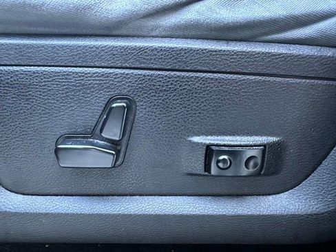 Used 2019 RAM 1500 Big Horn image 25