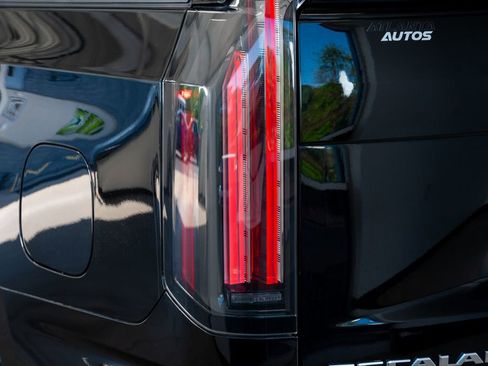 Used 2025 Cadillac Escalade V image 15