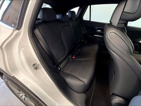 Used 2026 Mercedes-Benz GLC 300 GLC 300 image 18