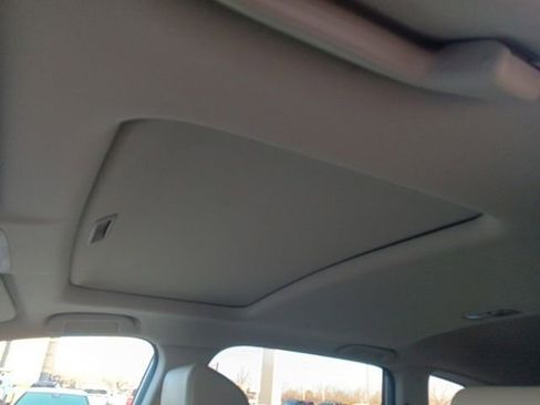 Used 2017 Honda CR-V Touring image 22