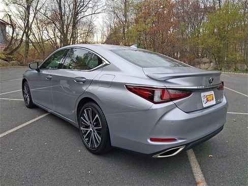 Used 2022 Lexus ES 350 w/ Premium Package image 11