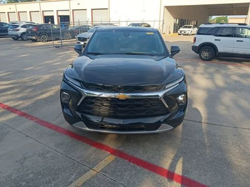 Used 2025 Chevrolet Blazer LT FWD image 5