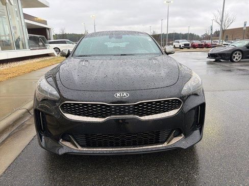 Used 2018 Kia Stinger GT2 image 9