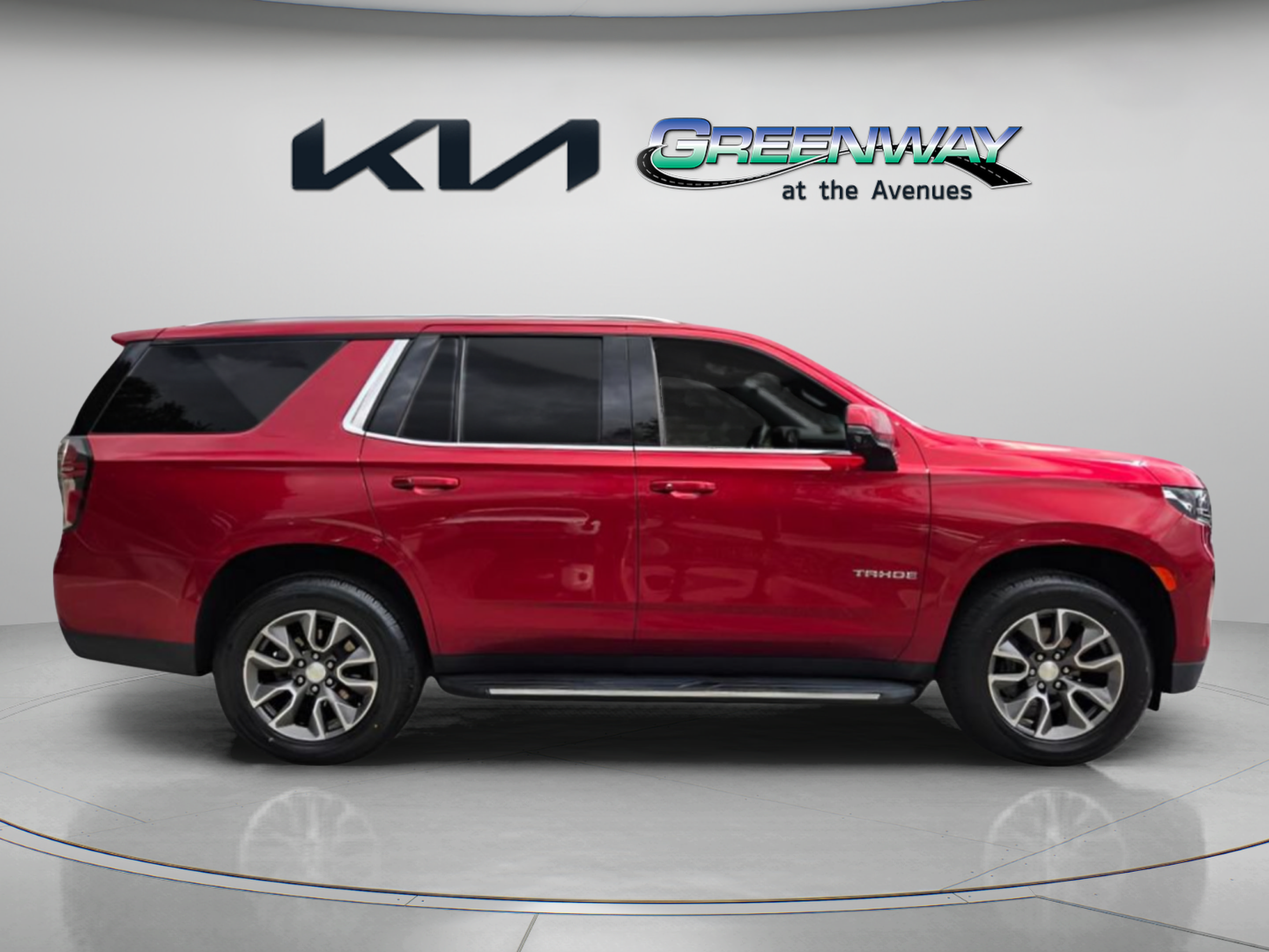 Used 2022 Chevrolet Tahoe LT w/ Luxury Package RWD image 8