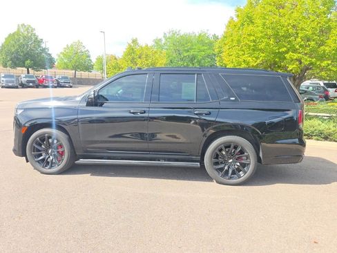 Certified 2023 Cadillac Escalade Sport Platinum w/ LPO, ONYX Package AWD/4WD image 4