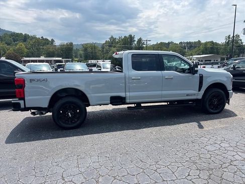 Used 2025 Ford F250 Lariat w/ Black Appearance Package AWD/4WD image 9