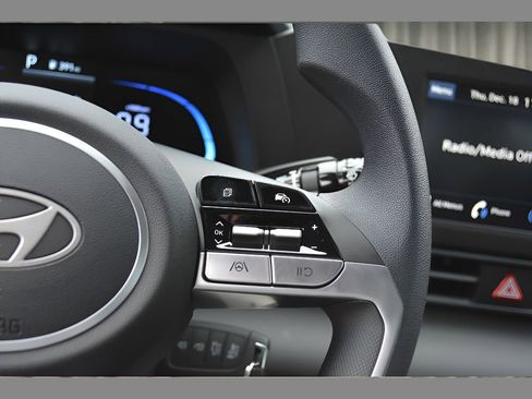 New 2026 Hyundai Elantra SE image 20