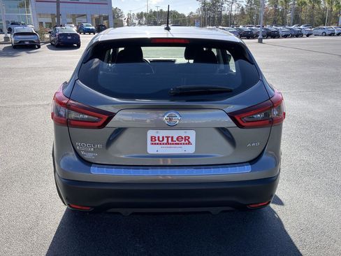 Used 2022 Nissan Rogue Sport S image 4