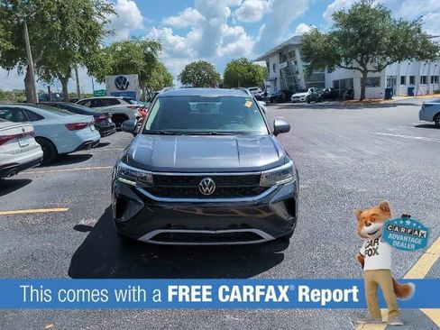Used 2022 Volkswagen Taos SE image 2