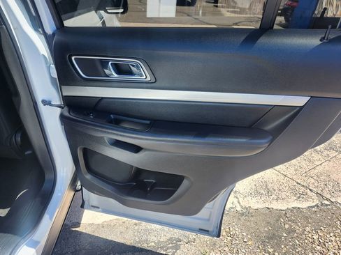 Used 2017 Ford Explorer XLT FWD image 20