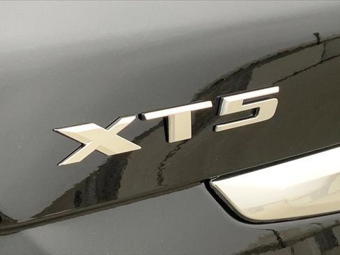 New 2025 Cadillac XT5 Premium Luxury image 15