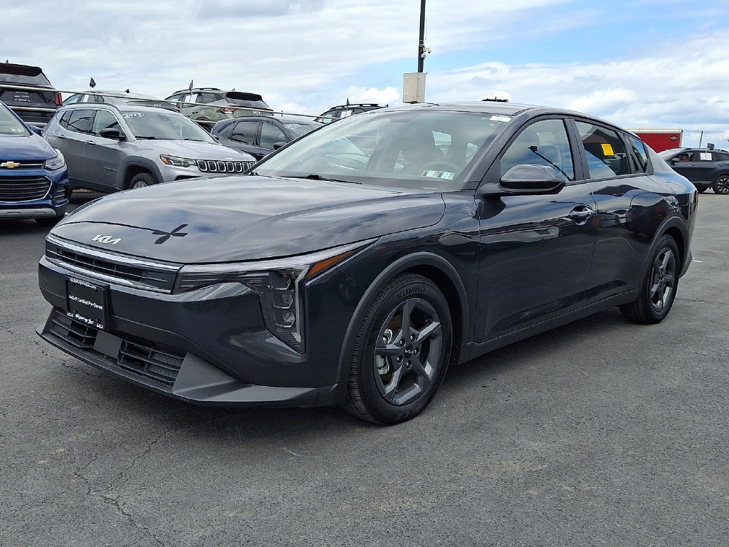 Used 2025 Kia K4 FWD image 3