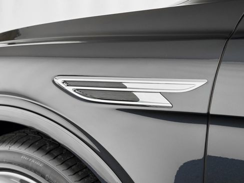 New 2025 Bentley Bentayga image 48