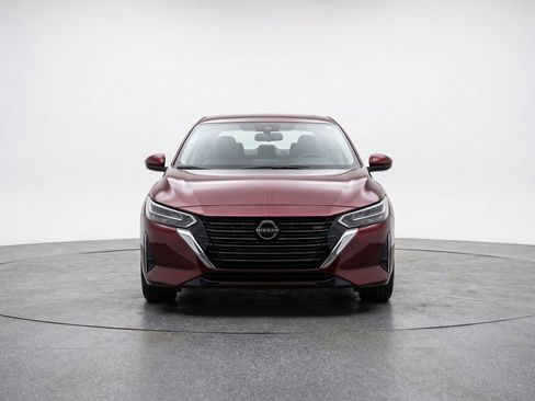 Used 2025 Nissan Sentra SV FWD image 2