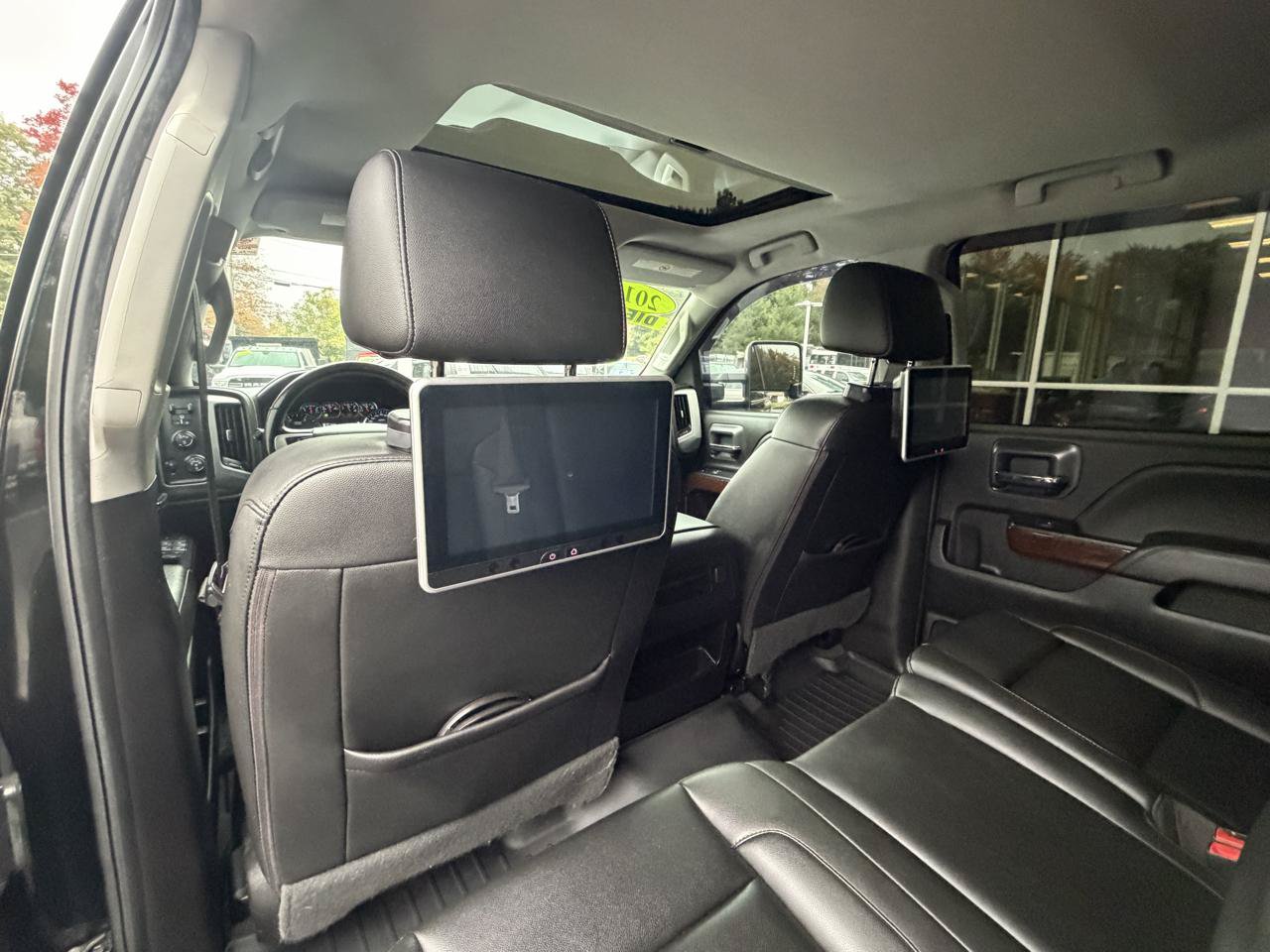 Used 2019 GMC Sierra 2500 SLT w/ Duramax Plus Package AWD/4WD image 47