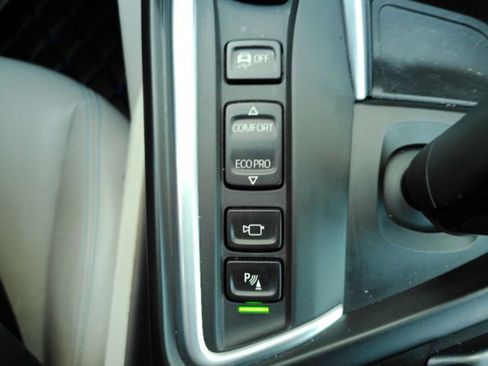 Used 2015 BMW i8 Base image 42