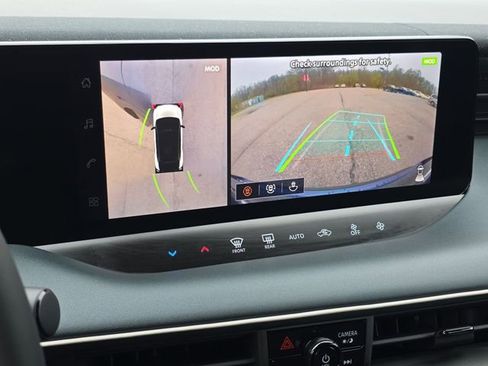 New 2026 Nissan Leaf FWD image 17