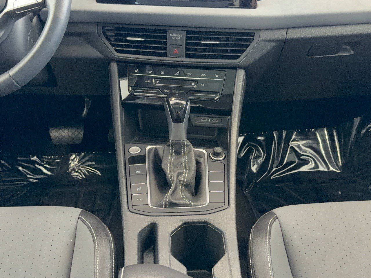 Used 2026 Volkswagen Jetta SE FWD image 22