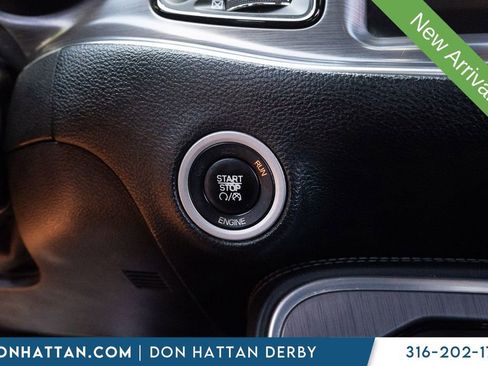 Used 2016 Dodge Challenger R/T RWD image 10