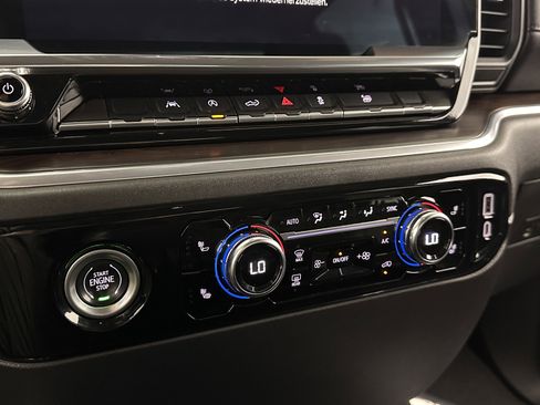 Used 2022 GMC Sierra 1500 SLT image 15