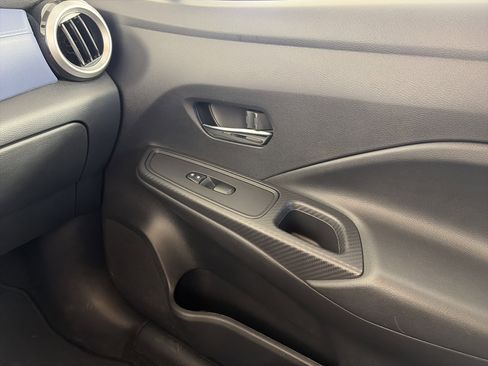 Used 2023 Nissan Versa SV image 29