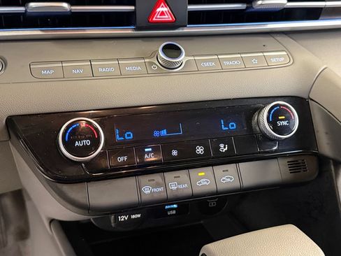 Certified 2024 Hyundai Elantra SEL FWD image 21