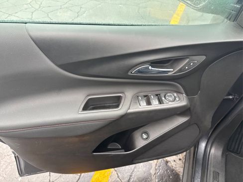 Used 2022 Chevrolet Equinox RS image 17