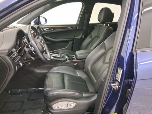 Used 2023 Porsche Macan image 5