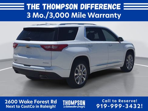 Used 2019 Chevrolet Traverse Premier w/ Driver Confidence II Package FWD image 3