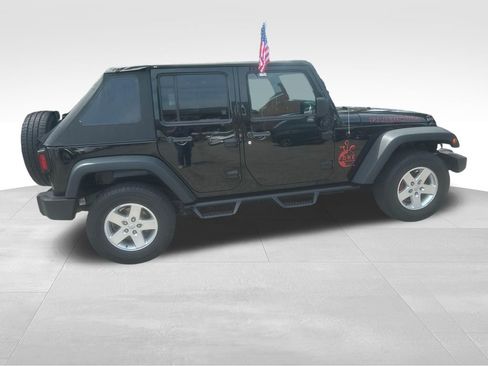 Used 2014 Jeep Wrangler Unlimited Rubicon w/ Connectivity Group AWD/4WD image 25