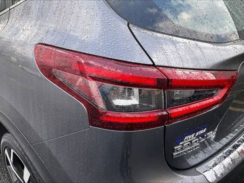 Used 2022 Nissan Rogue Sport SL w/ Premium Package image 28