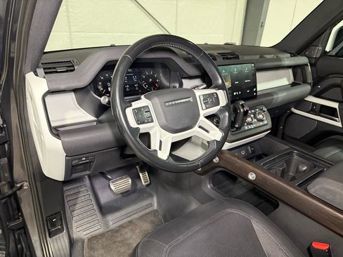 Used 2022 Land Rover Defender 110 X-Dynamic SE AWD/4WD image 10