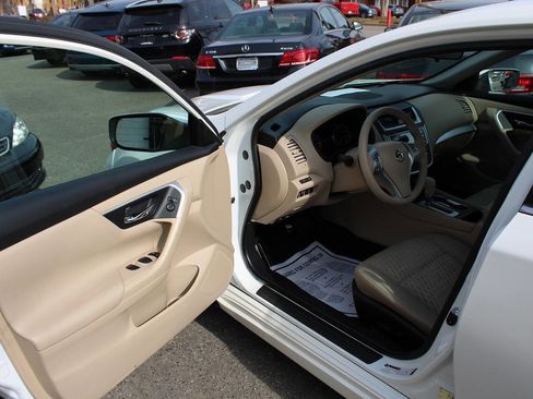 Used 2016 Nissan Altima 2.5 S w/ Power Driver Seat Package image 14